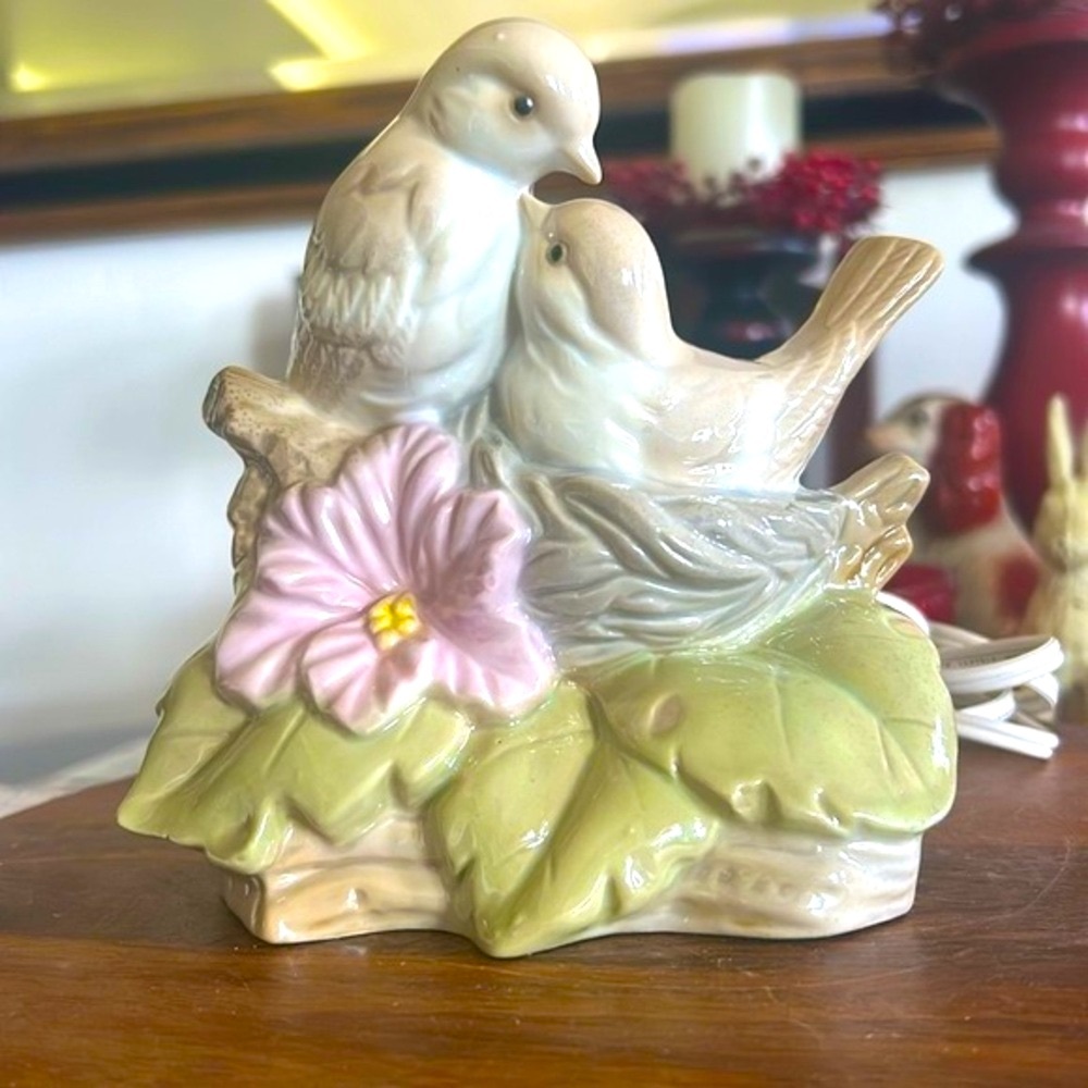 Vintage Lamp Porcelain Love Birds Figurine Nightlight Lamp Nursery - Picture 8 of 16